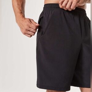 Lululemon Men’s Pace Breaker Shorts 9” size Large
